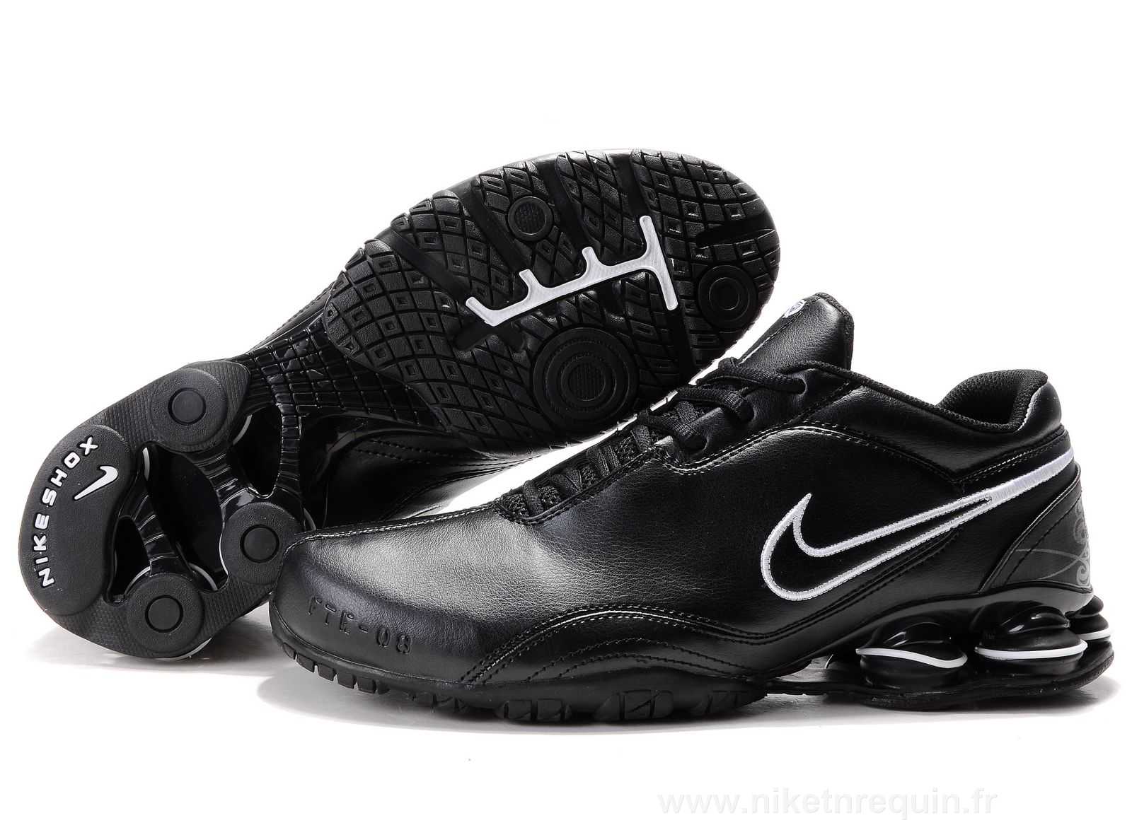 Noir Nike Shox R5 Baskets